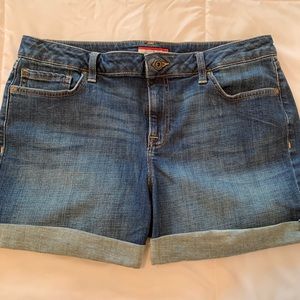 Tommy Hilfiger Cuffed Jean Shorts Size 10